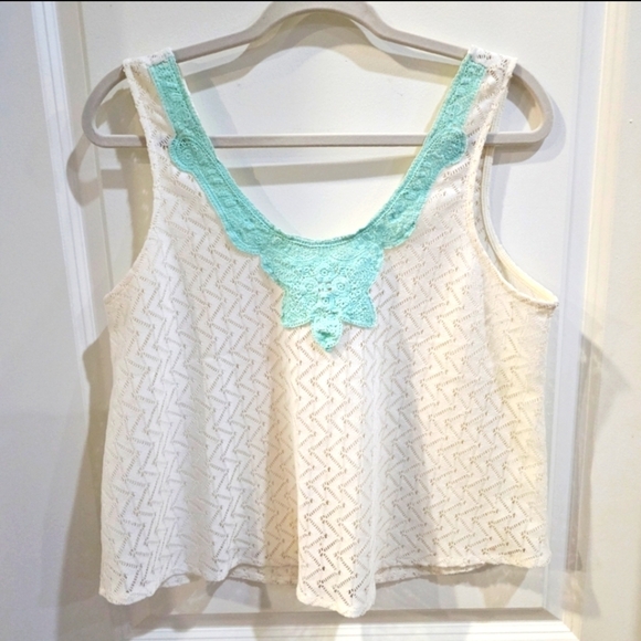 Lush ✦ Chevron Pattern Tank Top ✦ White Teal Lace Applique Neckline Size L EUC - Picture 4 of 15